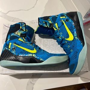 Kobe Bryant Elite 9 “Perspective” with original box